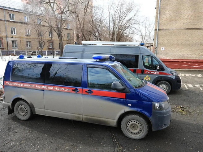 На месте событий проводят следственные действия сотрудники регионального управления Следственного комитета. | Источник: Михаил Шилкин 