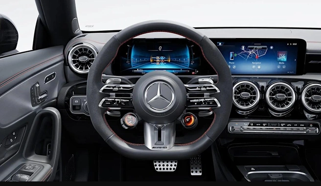 Дизайн версии AMG. В отличие от китайских марок, европейские не шлепают их по одному лекалу | Источник: Mercedes-Benz AG 