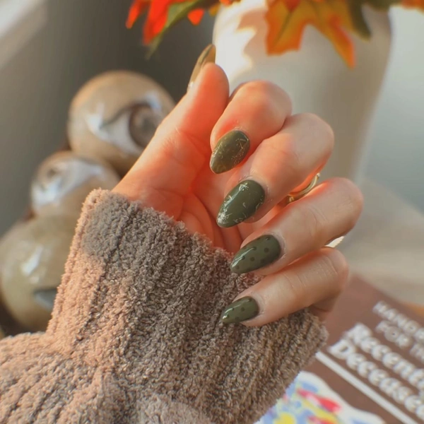 денежный маникюр, денежный маникюр 2025, денежный маникюр 2025 какой цвет, денежный цвет маникюра, денежный цвет маникюра на декабрь, какой денежный цвет маникюра, денежный маникюр на декабрь, денежный маникюр на декабрь 2025 | Источник: Социальные сети