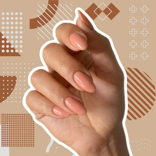 10 красивых однотонных маникюров в светлых оттенках на осень 2025