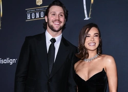 Номинантка «Оскара» Хейли Стайнфелд ждет первенца от квотербека НФЛ Джоша Аллена