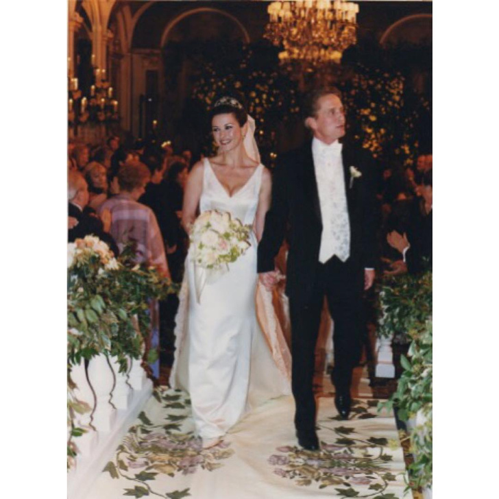 Кэтрин Зета-Джонс и Майкл Дуглас отметили 17-ю годовщину свадьбы