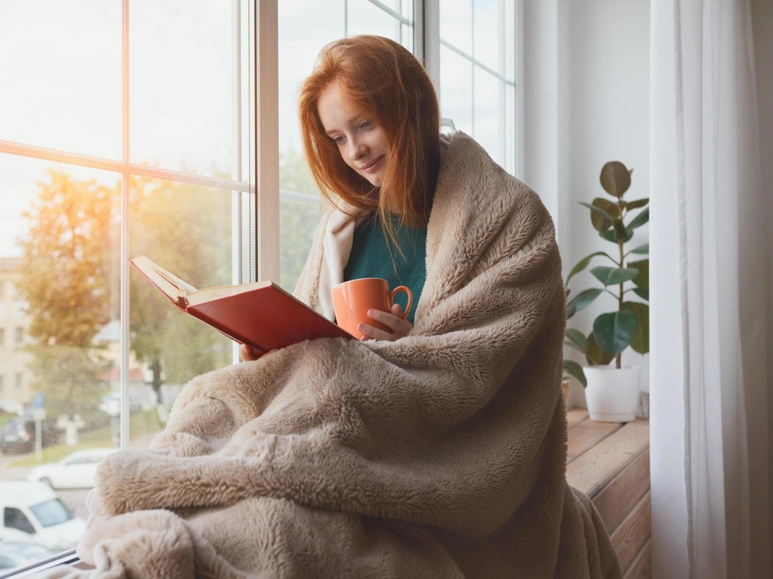 4 привычки интровертов, которые многие осуждают (и зря!) | marieclaire.ru