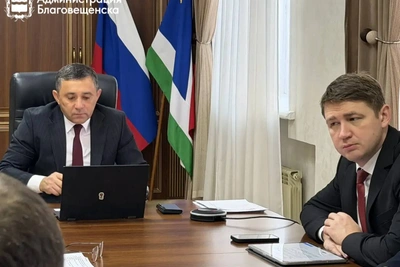 Благовещенск устраняет последствия мощных снегопадов