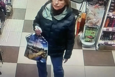 Полиция Магадана разыскивает подозреваемую в краже