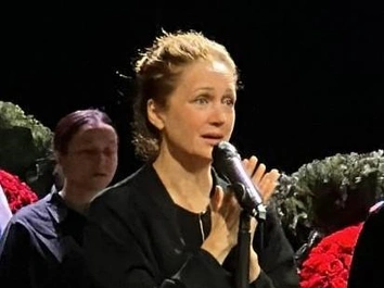 Исакова о том, как Алентова помогла ей после смерти Мороза: «Она сказала: выходи на сцену, что бы ни было, сцена спасет»