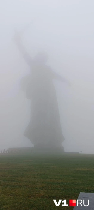 Даже Родина-мать оказалась скрыта в пелене | Источник: читатель V1.RU