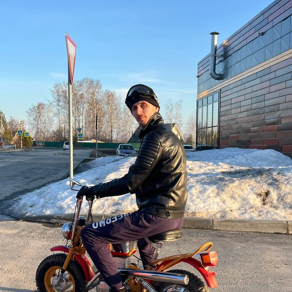 На раритетный мопед «Рига» Александр установил электродвигатель | Источник: Александр Артемов