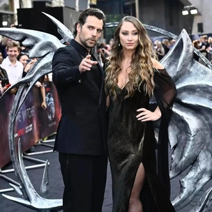 Актер-супермен Генри Кавилл скоро станет папой