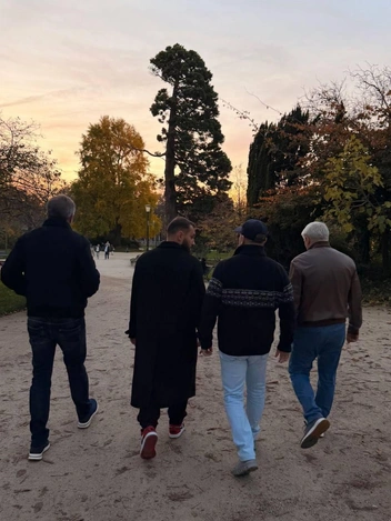 Отправились они туда компанией, чтобы отметить день рождения Ольги Орловой | Источник: Николай Сердюков / Telegram