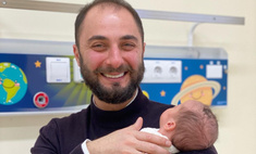 38-летний Демис Карибидис неожиданно объявил о рождении уже четвертого ребенка