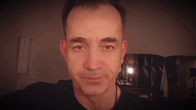 Российские знаменитости записали памятки, как защититься от телефонных аферистов | Источник: Официальный канал Дмитрия Певцова