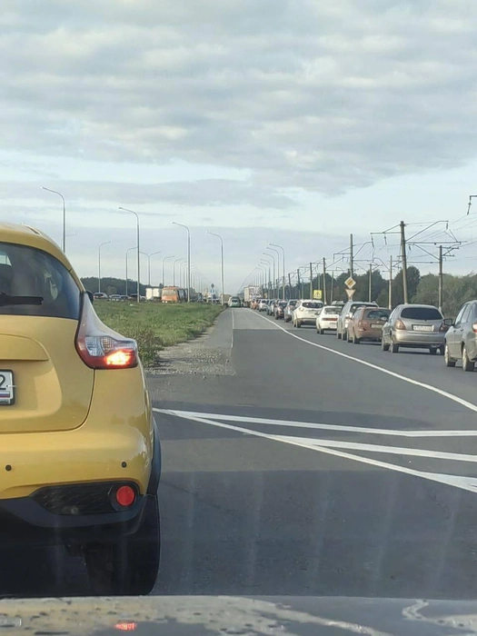 «С 2017-го в такой пробке не стоял». Нижегородцы попали в огромный затор на въезде в город | Источник: «Нижний Новгород Автоновости» / t.me