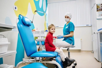 Плановый медосмотр помогает выявить возможные отклонения в здоровье ребенка | Источник: ООО&nbsp;«МЦСМ «Евромед»