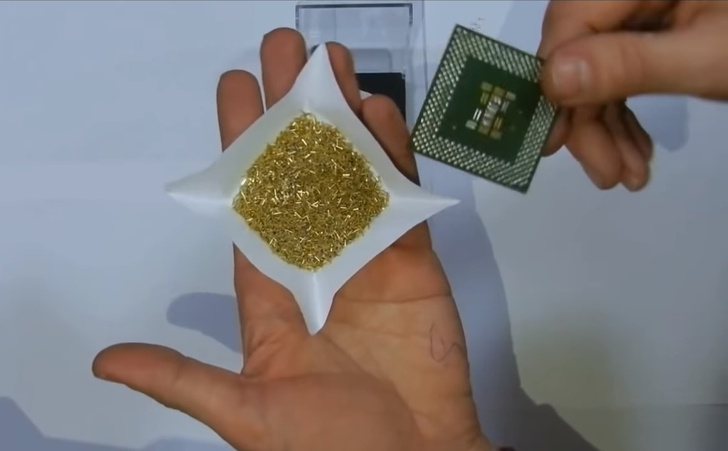 Как добыть золото из компьютерных деталей (видео)