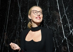 «Окунуться в классное время нулевых»: Ксения Собчак устраивает масштабную вечеринку в центре Москвы