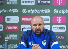 Потерял сознание и упал на поле: главный тренер сербского клуба Суперлиги Младен Жижович умер во время матча