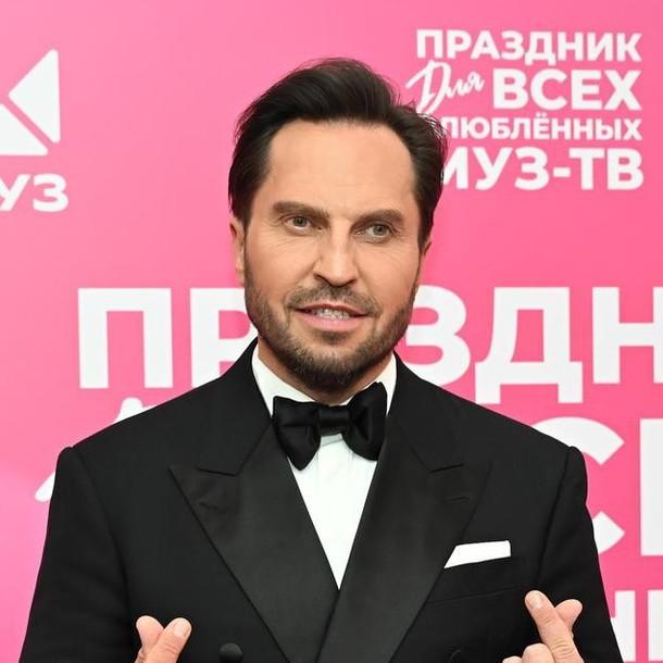 Александр Ревва срочно продает виллу с бассейном на Кипре за 109 млн: фото из роскошного особняка поражают