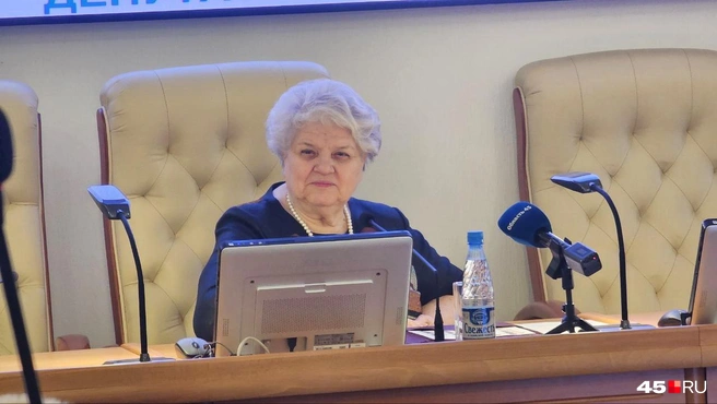 Ольга Баланчук заранее заняла место председателя думы  | Источник: Дарья Никитченко / 45.RU