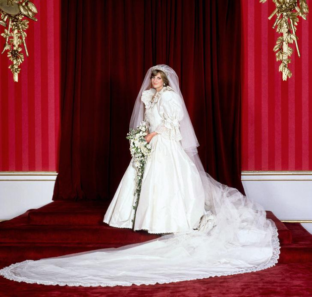 Почему принцесса Диана плакала всю ночь накануне своей свадьбы: история одного дня