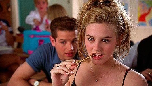 Как сейчас выглядит Алисия Сильверстоун, которой все восхищались в 90-е (фото)