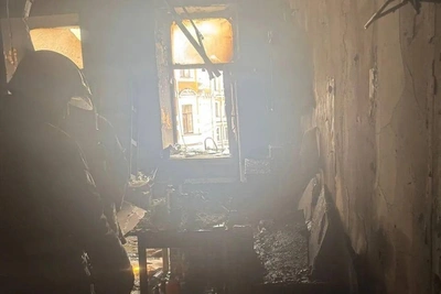 В квартире на Большевиков ночью погиб человек