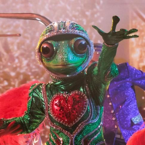 Тодоренко оставила кресло жюри, Киркоров и Лазарев расстреляли Лягушку: кто первым вылетел из шоу «Маска»