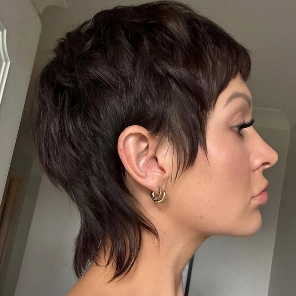 короткие стрижки, короткая стрижка женская, модные короткие стрижки, короткие стрижки 50, короткая стрижка с челкой, короткие стрижки 2025 женские, стрижка на короткие волосы для женщин, стрижка на короткие волосы фото, короткие стрижки женские фото | Источник: Социальные сети