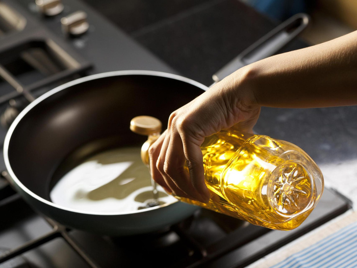 Хитрости хозяйки: как жарить на сковороде без масла