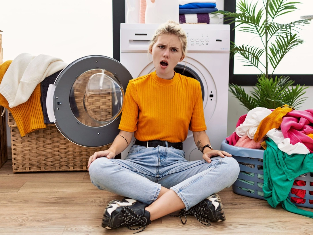Деньги впустую: 7 ошибок при стирке, которые убивают машинку и вещи — вы делаете это каждый день | marieclaire.ru