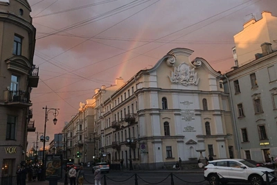 После грозового вала в Петербурге появилась двойная радуга