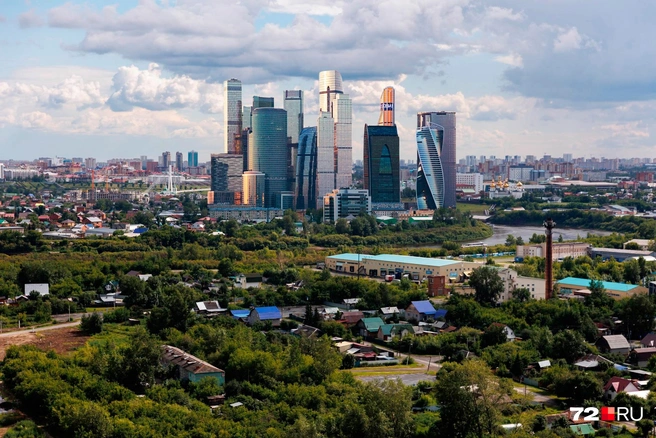 Небоскребы в Зареке могли бы стать необычной альтернативой зелени | Источник: Дмитрий Гладышев / Городские медиа