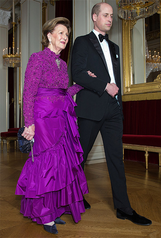 Норвежские принцесса и королева показали класс в экономии на платьях