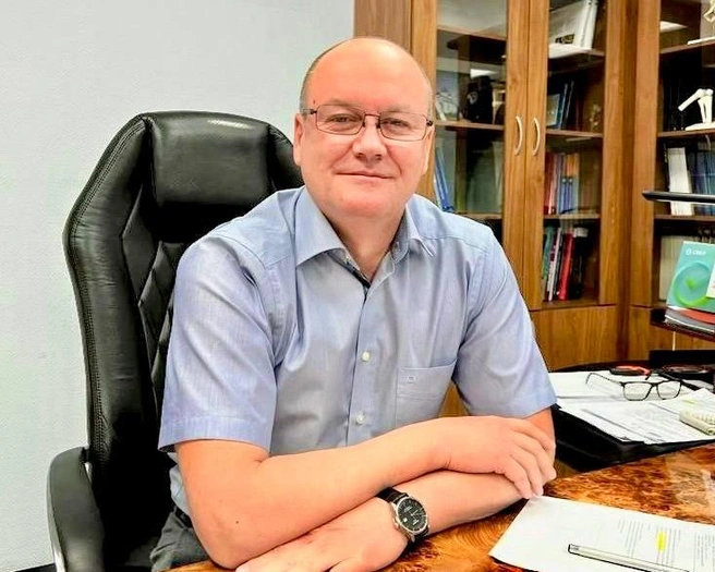 В декабре 2023 года Дмитрию Гарайсу был присвоен статус заслуженного работника здравоохранения Югры | Источник: Здравоохранение Югры / T.me
