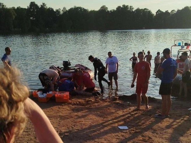 Купание в Верхнем Суздальском озере едва не стоило жизни еще одному отдыхающему | Источник: Мегаполис | ДТП и ЧП | Санкт-Петербург | Питер / Телеграм