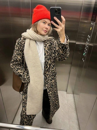 Яркая шапка&nbsp;&mdash; главный зимний аксессуар: 8 моделей от российских дизайнеров