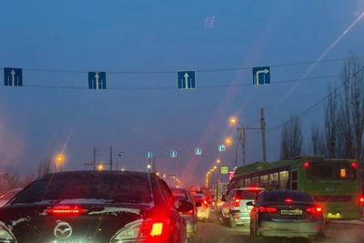 Тюменцы попали в километровую пробку из-за ДТП