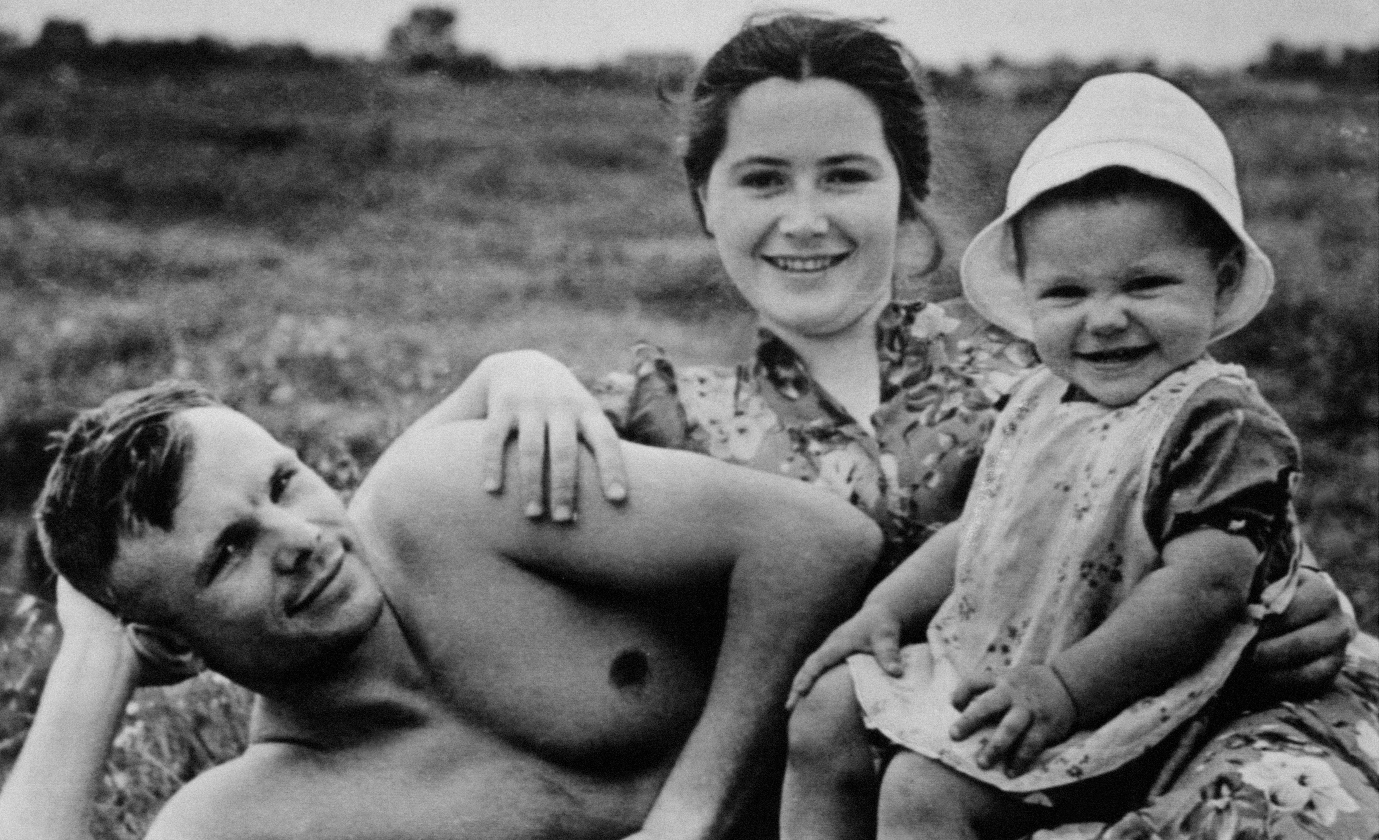Семьи дочерей гагарина. Дети Юрия Гагарина.