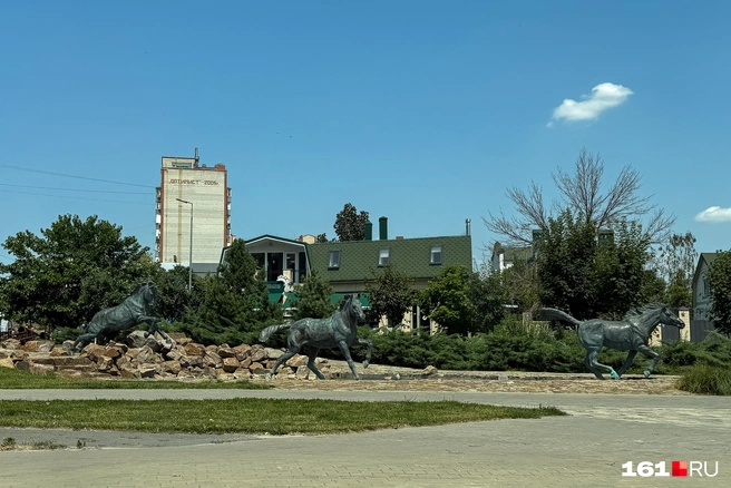 Аксай расположен в 16 километрах от Ростова и является его городом-спутником | Источник: Евгений Вдовин / 161.RU