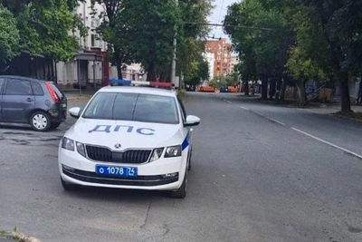 Мама с ребенком не смогла проехать к дому из-за марафона