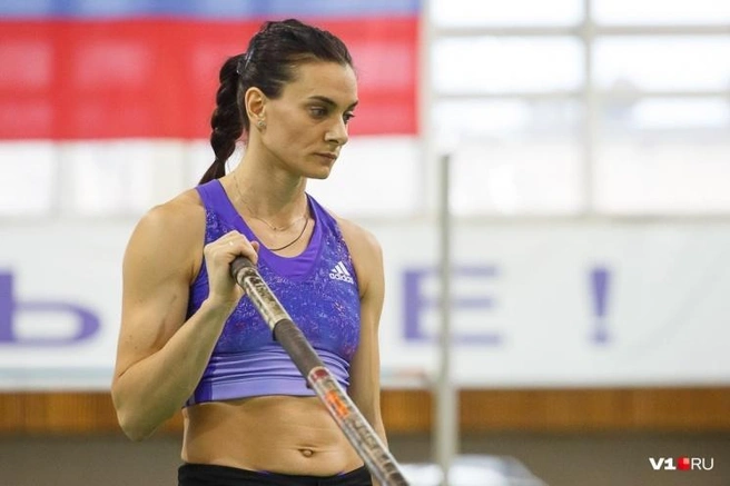 Елена Исинбаева поддерживала волейболистов во время всего матча, а после решила напомнить подписчикам о своем триумфе | Источник: Алексей Волхонский