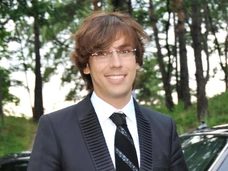 Пока Пугачева утверждает, что замок не конфискуют, Галкин* не может заплатить за него долг в полмиллиона