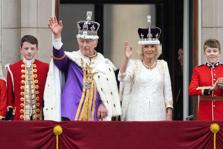 70 лет спустя: как выглядели Елизавета II и Камилла в день своей коронации — 15 редких фото