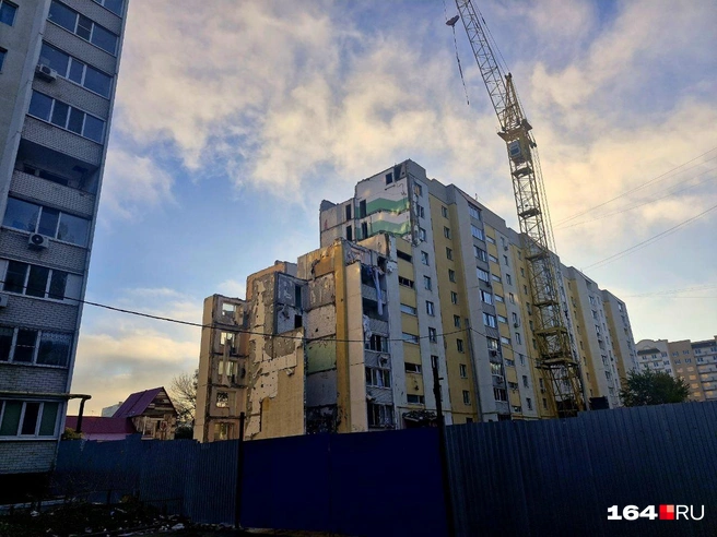 Квартиры обрушились с 10-го по первый этаж | Источник: Виктория Федорова / 164.RU