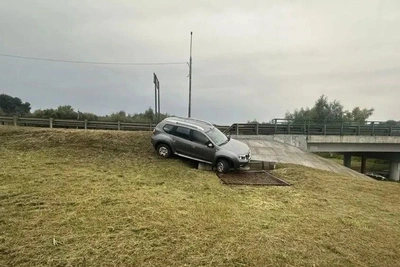 Пенсионер погиб в ДТП с железобетонным сливом