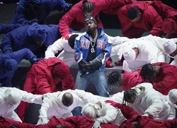 Кендрик Ламар разносит «Супербоул-2025»: «Not Like Us» гремит на всю Америку