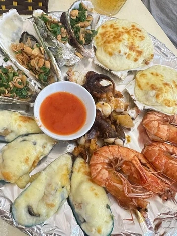 Именно тут можно полакомиться не только свежими, но и дешевыми морепродуктами | Источник: личный архив Валентины Лемяговой