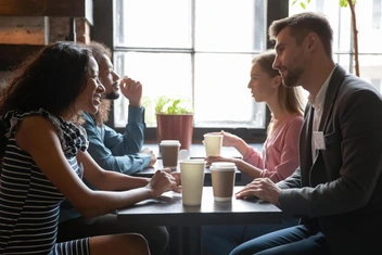 «Ищу девушку и хожу на „быстрые свидания“, но только расстраиваюсь»