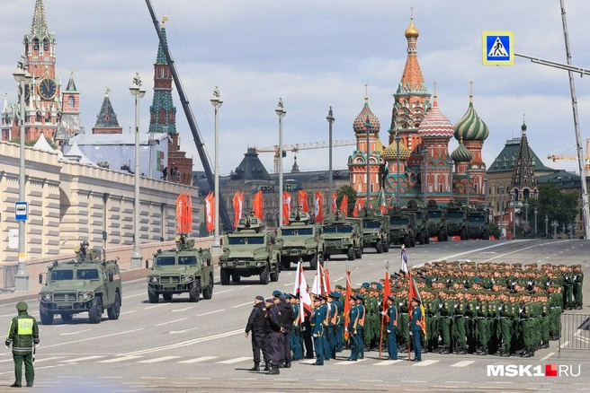 Показываем 20 лучших фото с празднования Дня Победы в Москве | Источник: Артем Устюжанин / MSK1.RU