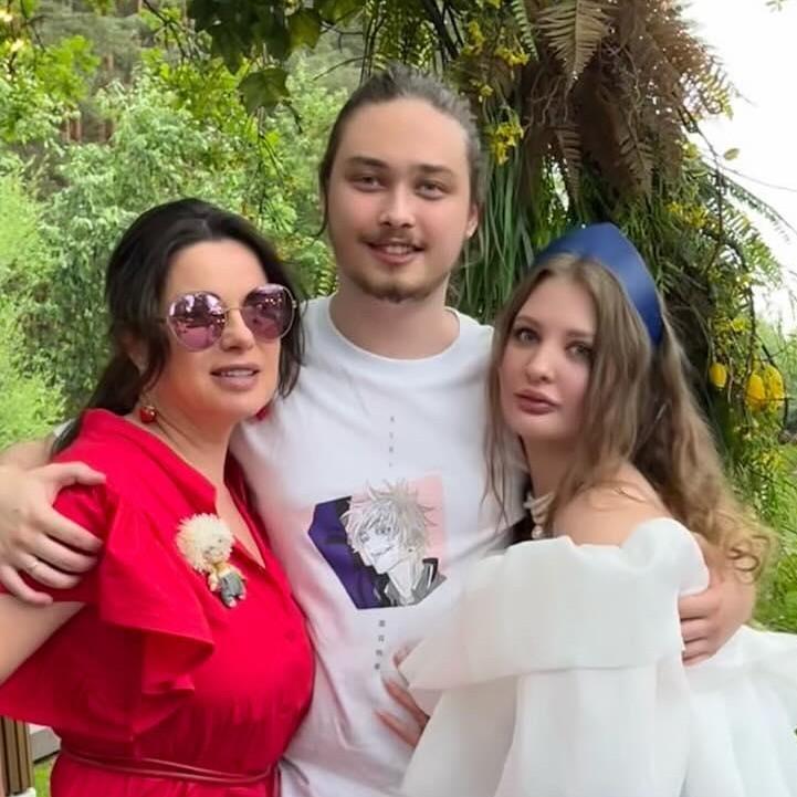 Наташа Королева рассказала о состоянии и пластике невестки: «Очень больно и сложно — операции серьезные»